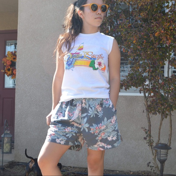 Vintage tommy Bahama swim trunks - Picture 4 of 5